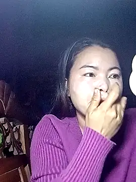 emlylyxinh online show from February 19, 6:05 pm