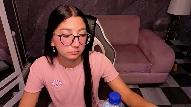 Sophie jones b online show from March 3, 12:45 pm