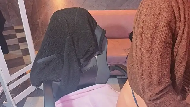 Sophie jones b online show from April 14, 12:32 pm