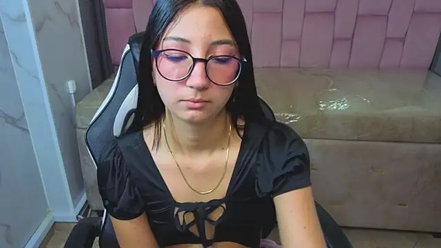 Sophie jones b online show from March 18, 1:46 pm