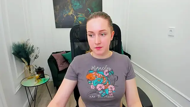 CaseyTerini online show from April 19, 4:24 am