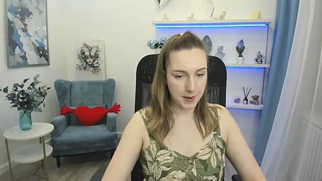 CaseyTerini online show from May 4, 3:43 am