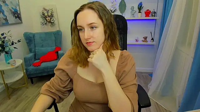 Snapshot of CaseyTerini chatting on February 17, 3:37 am CaseyTerini online show from February 17, 3:37 am