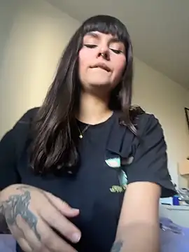 Snapshot of lovelyjinny chatting on March 3, 10:33 am lovelyjinny online show from March 3, 10:33 am