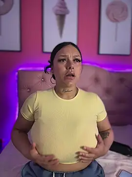 Miia  Taylor online show from February 1, 2:10 am