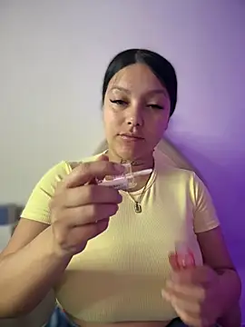 Miia  Taylor online show from February 10, 2:32 am