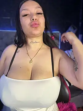 Miia  Taylor online show from May 24, 3:17 am