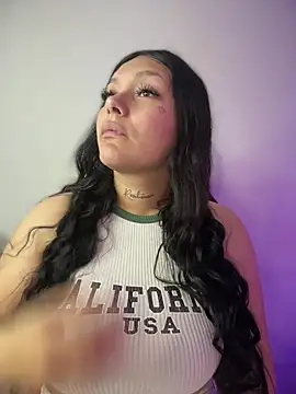 Miia  Taylor online show from February 3, 2:00 am