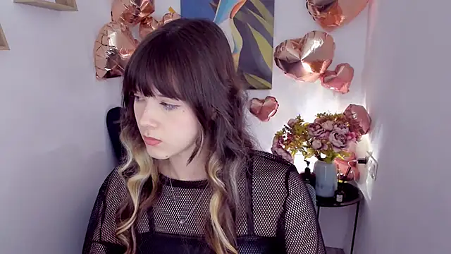 Snapshot of GentleTeas chatting on February 5, 6:37 pm GentleTeas online show from February 5, 6:37 pm