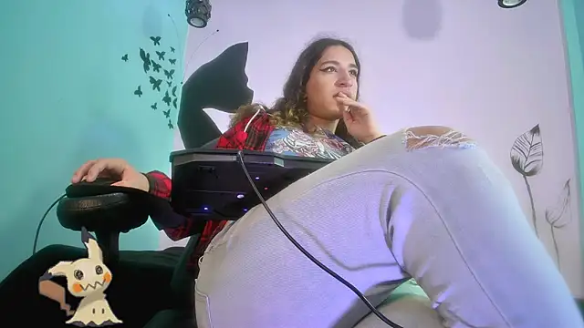 Snapshot of MEW_ALIX chatting on May 2, 7:19 pm MEW ALIX online show from May 2, 7:19 pm
