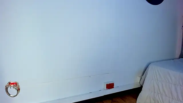 Snapshot of BianncaDiaz chatting on February 14, 12:49 pm BianncaDiaz online show from February 14, 12:49 pm