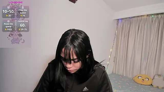 Snapshot of kendall_hernandez chatting on February 23, 1:55 pm kendall hernandez online show from February 23, 1:55 pm