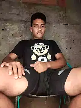 Snapshot of NikoHot_anatole chatting on February 2, 2:32 am NikoHot anatole online show from February 2, 2:32 am