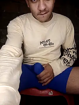 Snapshot of NikoHot_anatole chatting on February 21, 1:07 am NikoHot anatole online show from February 21, 1:07 am