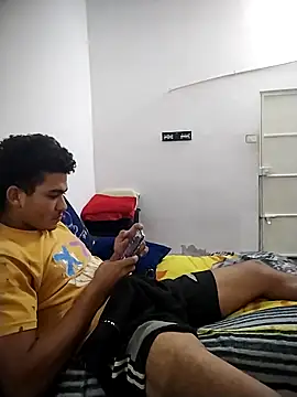 Snapshot of NikoHot_anatole chatting on February 28, 4:12 am NikoHot anatole online show from February 28, 4:12 am