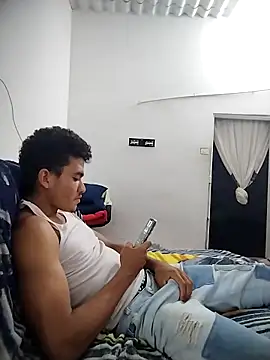 Snapshot of NikoHot_anatole chatting on March 1, 3:06 am NikoHot anatole online show from March 1, 3:06 am