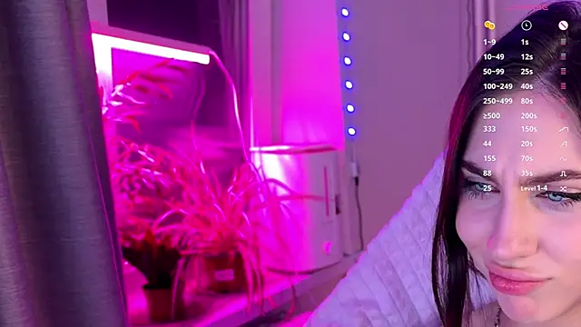 lunawho online show from May 7, 8:01 pm