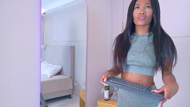 JosselynBrown online show from March 14, 11:27 am