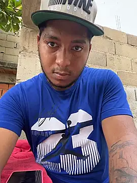 Snapshot of Danny_black11 chatting on February 7, 7:33 pm Danny black11 online show from February 7, 7:33 pm