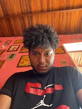 Snapshot of Danny_black11 chatting on February 12, 7:02 pm Danny black11 online show from February 12, 7:02 pm