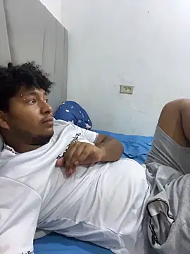 Snapshot of Danny_black11 chatting on February 13, 5:57 pm Danny black11 online show from February 13, 5:57 pm