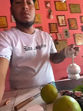 Snapshot of Danny_black11 chatting on February 6, 5:09 pm Danny black11 online show from February 6, 5:09 pm