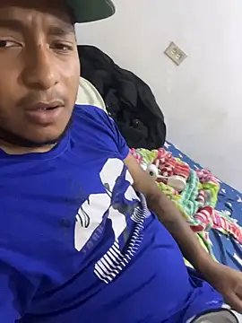 Snapshot of Danny_black11 chatting on February 8, 8:39 pm Danny black11 online show from February 8, 8:39 pm