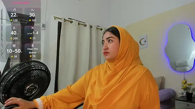 SamiraAwada online show from April 13, 7:18 pm