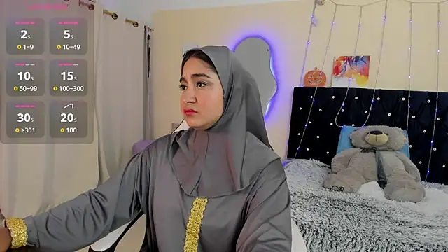 Snapshot of SamiraAwada chatting on April 27, 7:23 pm SamiraAwada online show from April 27, 7:23 pm