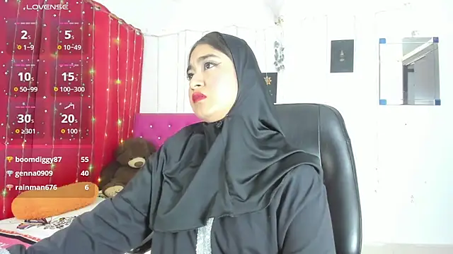 Snapshot of SamiraAwada chatting on May 21, 7:33 pm SamiraAwada online show from May 21, 7:33 pm