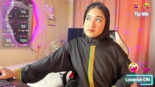 SamiraAwada online show from February 4, 6:03 pm