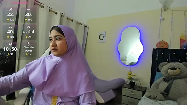 SamiraAwada online show from April 7, 7:15 pm