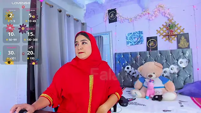 Snapshot of SamiraAwada chatting on June 16, 7:25 pm SamiraAwada online show from June 16, 7:25 pm