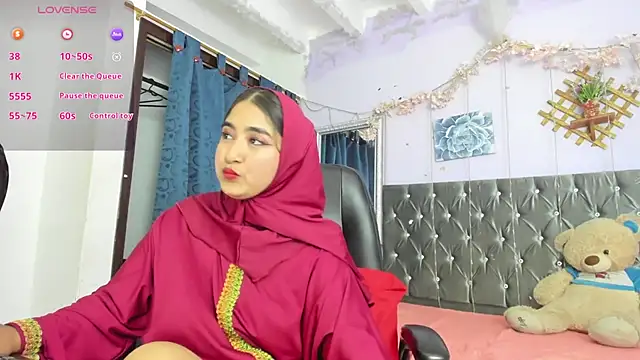 Snapshot of SamiraAwada chatting on May 28, 7:09 pm SamiraAwada online show from May 28, 7:09 pm
