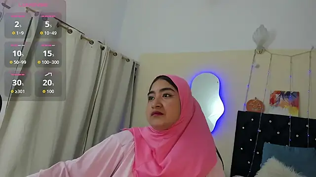 Snapshot of SamiraAwada chatting on April 30, 7:43 pm SamiraAwada online show from April 30, 7:43 pm