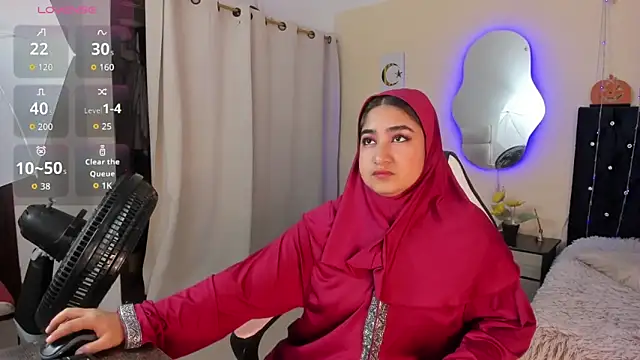 SamiraAwada online show from April 16, 7:14 pm