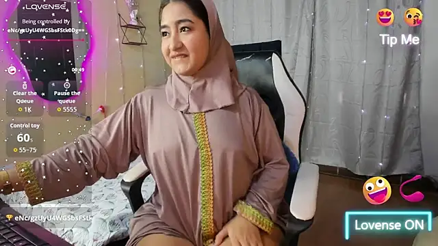 SamiraAwada online show from February 21, 6:43 pm