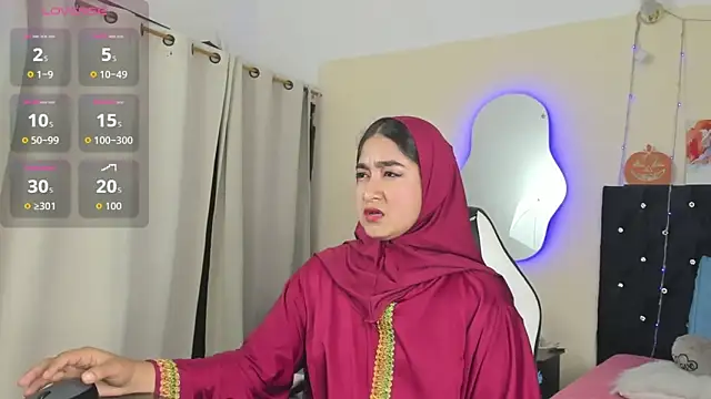 Snapshot of SamiraAwada chatting on May 20, 7:11 pm SamiraAwada online show from May 20, 7:11 pm
