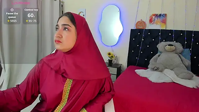 Snapshot of SamiraAwada chatting on May 1, 7:08 pm SamiraAwada online show from May 1, 7:08 pm