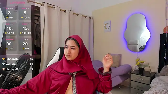 SamiraAwada online show from April 16, 9:39 pm