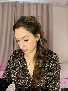 Alyxra online show from February 8, 9:07 am