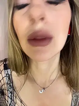 Alyxra online show from March 23, 8:14 am