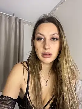 Alyxra online show from March 29, 7:10 am