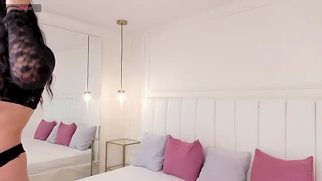 naomi amoretti online show from March 7, 7:41 pm