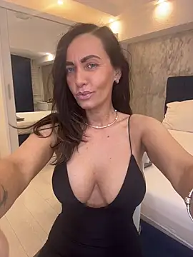 DivineAmely online show from July 18, 3:42 pm