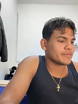 Snapshot of DavShi chatting on February 15, 10:52 pm DavShi online show from February 15, 10:52 pm