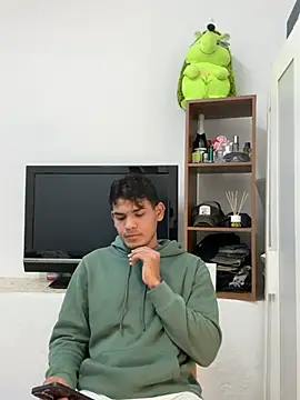 Snapshot of DavShi chatting on February 17, 11:02 pm DavShi online show from February 17, 11:02 pm