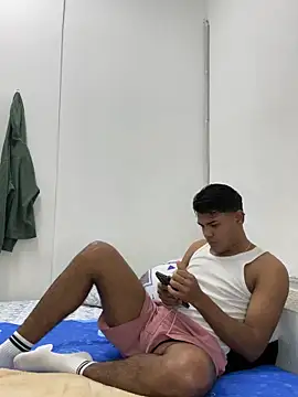 Snapshot of DavShi chatting on February 6, 9:55 pm DavShi online show from February 6, 9:55 pm