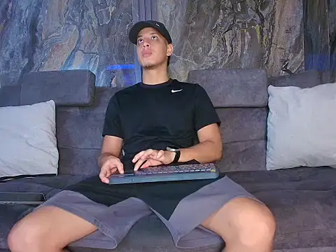 Noah Blackk online show from February 18, 1:18 pm