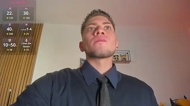 Snapshot of SebastianMaximoff_ chatting on July 7, 8:23 pm SebastianMaximoff online show from July 7, 8:23 pm